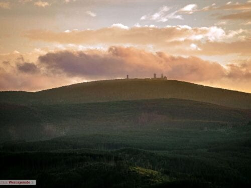 Der Brocken im Abendlicht