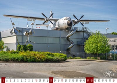 Flugzeug auf Dach des Luftfahrtmuseums in Wernigerode.
