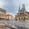 Marktplatz nach Regen