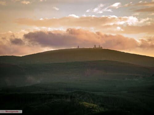 Der Brocken im Abendlicht
