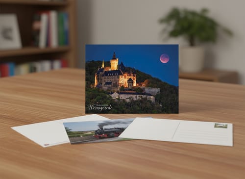 envato-labs-image-edit Postkarte mit beleuchteter Schloss Wernigerode bei Vollmond, Blutmond